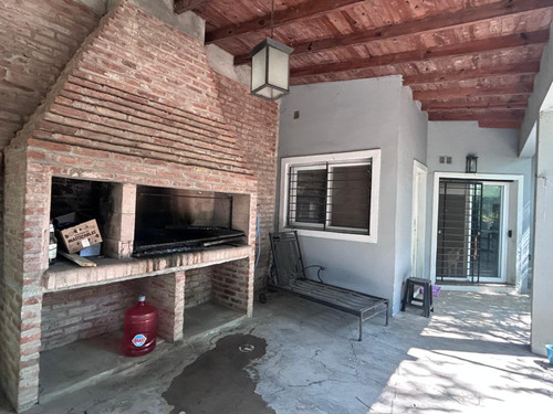 Venta Canning Casa A 2 Cuadras Shopping Las Toscas, Amplia Y Luminosa! Apta A Crédito!