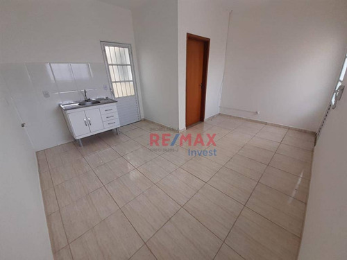 Imagem 3 de 10 de Casa Com 1 Dormitório Para Alugar, 40 M² Por R$ 700,00/mês - Vila Santa Luzia - Botucatu/sp - Ca1069