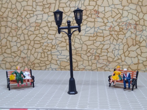 Imagen 4 de 9 de Nico 2 Farolas D Estilo 65 Mm C/lampara Plastico H0 (eih 22)
