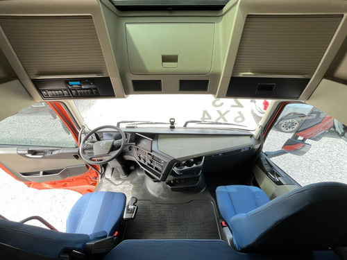 Caminhão Volvo Fh 540 Pac Ec 6x4 2023 Laranja Susp. Mola