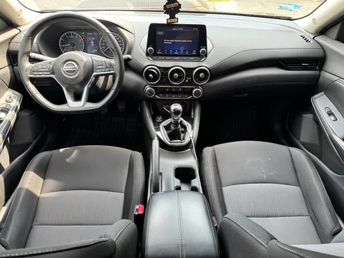 Nissan Sentra 2.0 Advance Mt