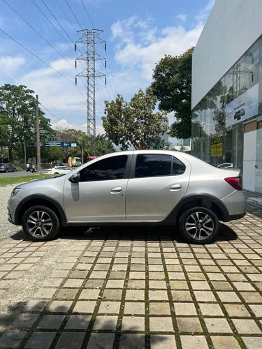 Renault Logan 1.6 Privilege / Intens