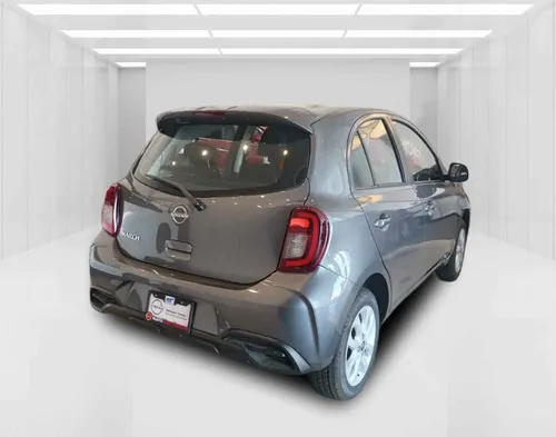 Nissan March 5p Advance L4/1.6 Aut