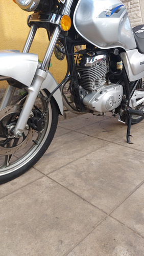 Suzuki En 125