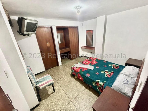 Edificio / Hotel Comercial ( 9 Pisos / A Remodelar ) Venta La Candelaria Mls - 24-12325