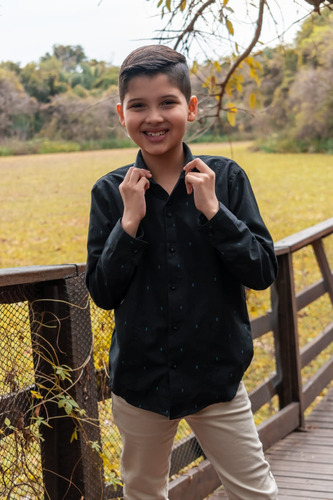 Camisa Rígida Con Estampa De Niño Varios Colores