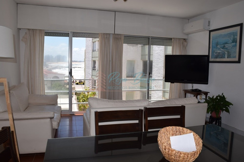 Apartamento En Peninsula, 2 Dormitorios *- Ref: 2774