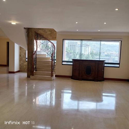 En Venta Lujoso Ph Urb. La Tahona De 420m2 / 4h / 7b / 4p / 1 M