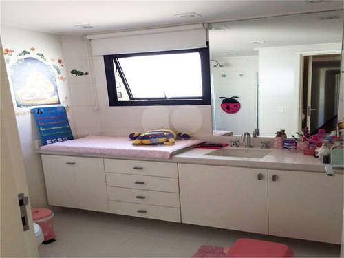 Imagem 24 de 30 de Apartamento 4 Dormitórios Reformado No Coração De Perdizes - Reo208729