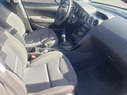 Imagen 11 de 12 de Peugeot 408 1.6 Allure Hdi 115cv 2016