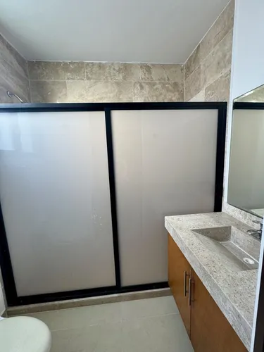 Residencia En Venta De 4 Recámaras En Privada Amanthea.