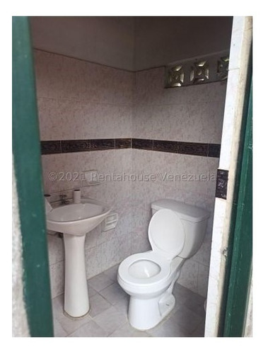 Imagen 3 de 15 de Casa En Venta Código 22-24454 Prados Del Este 04143448628