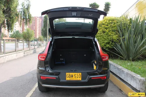 Volvo XC40 2.0 T4 FWD MOMENTUM II TP