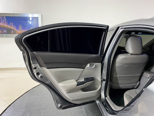 Imagem 16 de 22 de Honda Civic