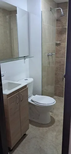 Amplio Apto De 78 Mts A Dos Cuadras Del Parque, A Tres Cuadras De La Estación Del Metro De Sabaneta