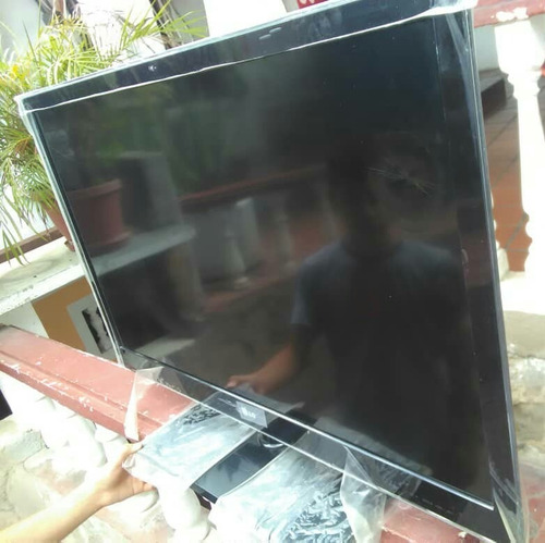 Imagen 5 de 10 de Televisor LG 42 Tv Cinema 3d Pantalla Partida.