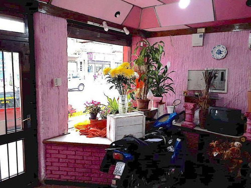 Venta De Local En Barrio Reus. Oportunidad