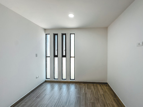 Casa En Venta Con Recámara En Planta Baja En Parque Veracruz.