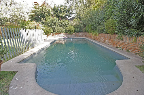 Casa En Venta De 7 Dorm. En Lo Barnechea