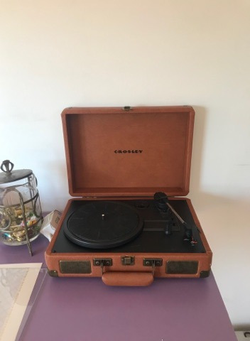 Tocadiscos Crosley Con Caja Y Discos De Regalo