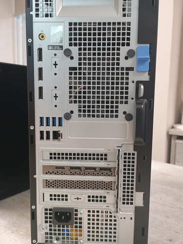 Computadora De Escritorio Dell Optiplex 7000 Minitorre (Usado)