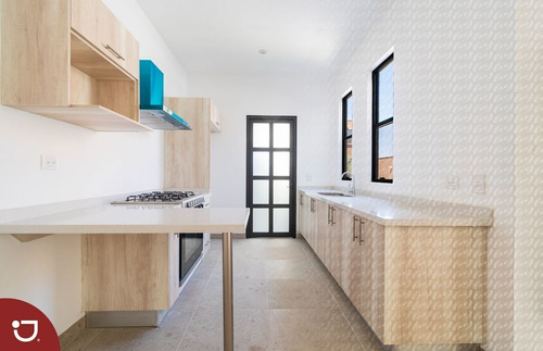 Imagen 13 de 30 de Casa A La Venta En Clúster Residencial De San Miguel De Alle