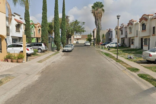 Casa En Venta De Adjudicación Bancaria Ubicada En C. Río San Lorenzo, Coyula, Jal. Cmr.