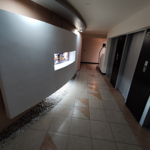 Imagen 14 de 18 de Apartamento En Venta. Tres Cruces. Monoambiente Con Garaje.