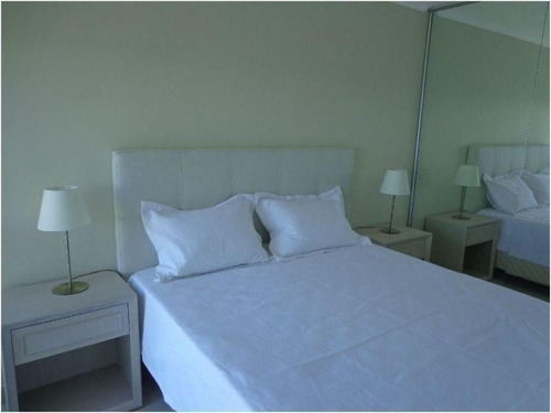 Apartamento En Venta De 2 Dormitorios En Playa Mansa