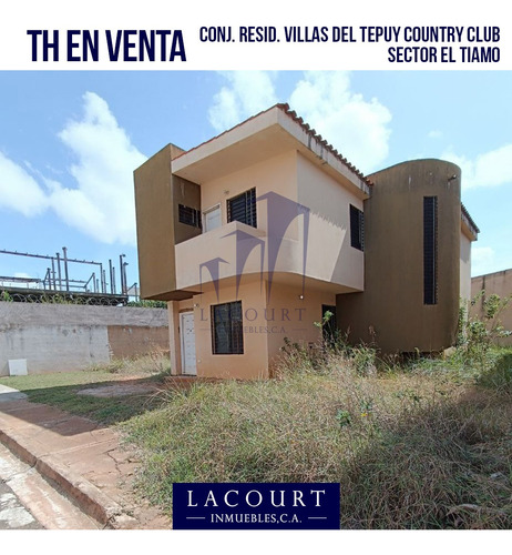 En Venta. Town House En Obra Gris, Ubicada En Esquina, Vigilancia Privada - Conj. Resid. Villas Del Tepuy Country Club, Sector El Tiamo #vl