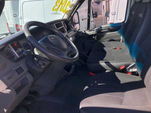 Imagem 3 de 6 de Iveco Daily 70c17 Carroceria 2013