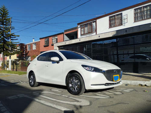 Mazda 2 1.5 Touring Sedan