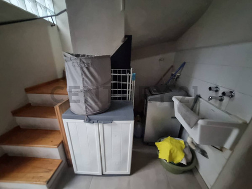 Casa 4 Dorm. / 8 Ambientes Viamonte Al 1000