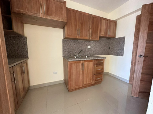 Imagen 7 de 10 de Vendo Elegante Apartamento En El 4to Nivel