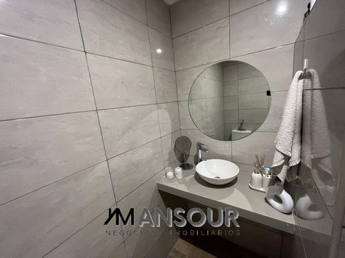 Casa Quinta Excelente Estado Sobre 1500m2 - Paso Del Rey