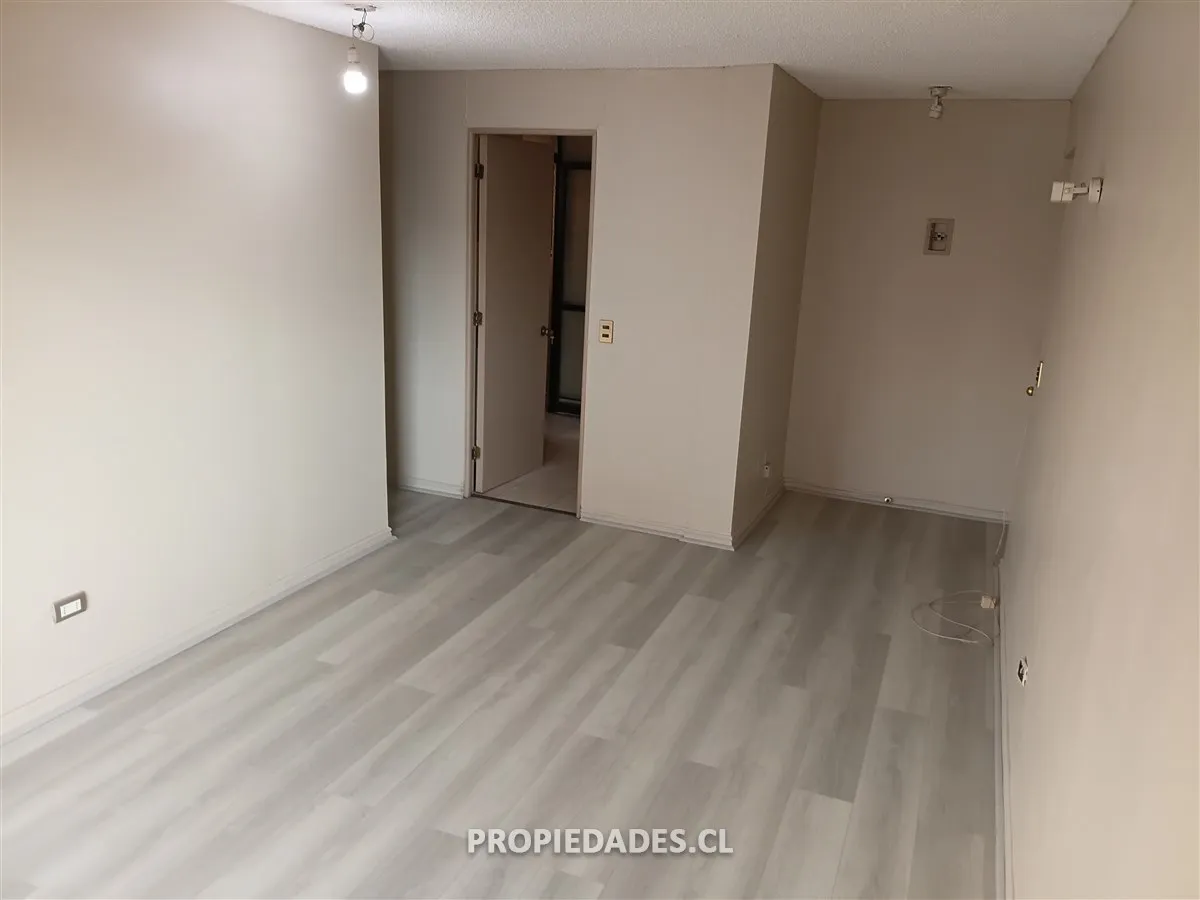 Imagen 2 de 24 de Departamento En Arriendo De 2 Dorm. En Santiago