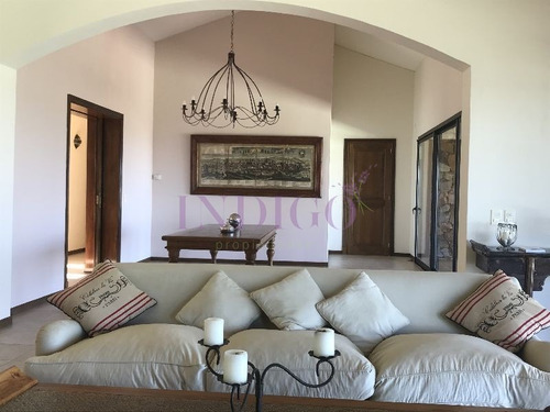 Casa En Las Cumbres, 3 Dormitorios Con Hermosa Vista- Ref: 203
