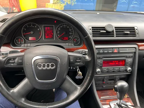 Audi A4 1.8t Luxury 5 p
