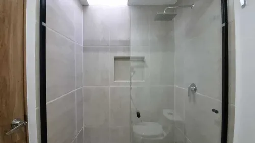 Casa En Venta En El Refugio, 3 Recámaras, 2.5 Baños, Alberca, Seguridad, Lujo!