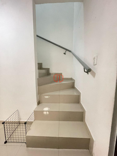 Casa En Venta En Mirador La Silla 3 Niveles, Terraza Y Cochera Techada A 3 Cuadras Estadio Bbva