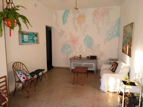 Casa De 5 Ambientes, Con Depto. Interno