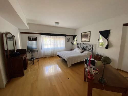 Casa En Venta En Barrio Cerrado En Villa Del Parque