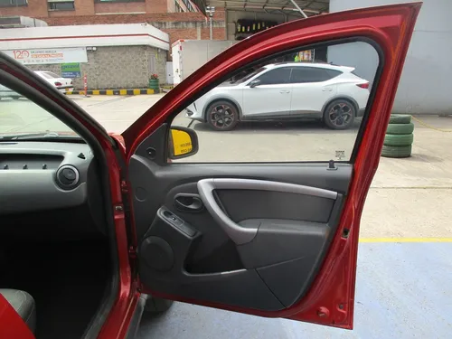 Renault Duster EXPRESSION 1600CC MT AA