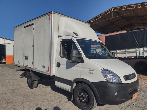 Imagem 3 de 15 de Iveco Daily 35s14 Bau De Aluminio 2013