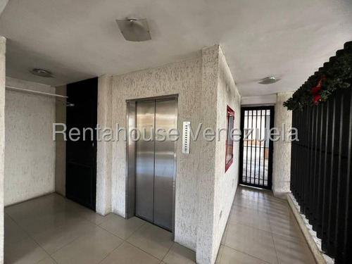 Bello Apartamento En Venta Urb El Bosque Las Delicias Acepta Financiamiento 25-11173 Hc