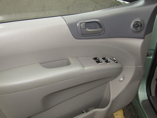 Kia Carnival 2.9 Lx Crd Mt Diesel