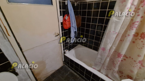 Casa 3 Amb En Amplio Lote Propio De 300m²