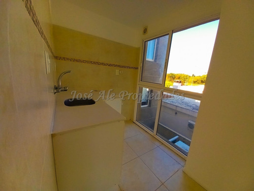Imagen 4 de 16 de En Venta Apartamento De Dos Dormitorios En Colonia Del Sacramento