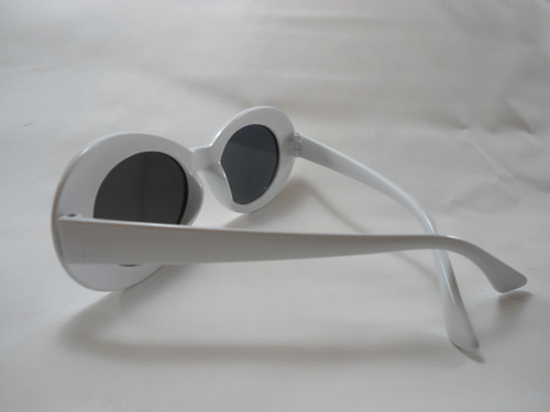 Gafas Rockstar Nirvana ovaladas, Kurt Cobain, Seattle, montura fija, color blanco, color varilla, blanco, color de lente: negro