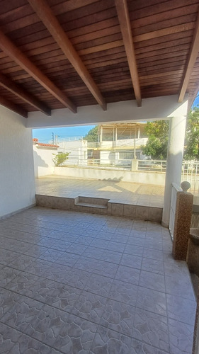 Casa De 4 Hab Y 4 Baños